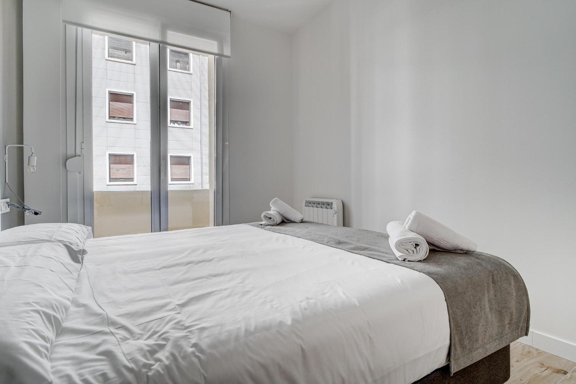 Apartamentos Gran Via By Sanse Holidays Сан-Себастьян Экстерьер фото