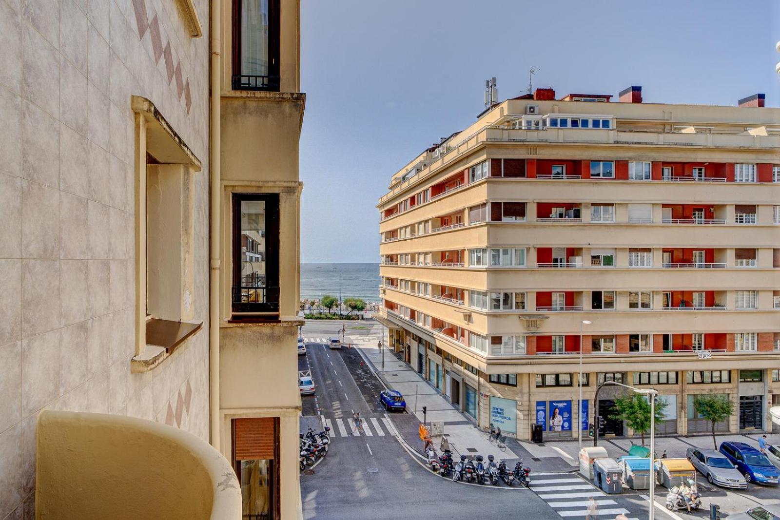 Apartamentos Gran Via By Sanse Holidays Сан-Себастьян Экстерьер фото